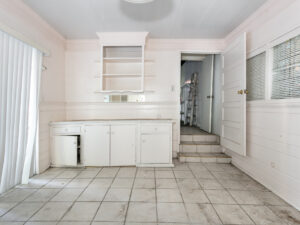 Bonus Room- next to garage